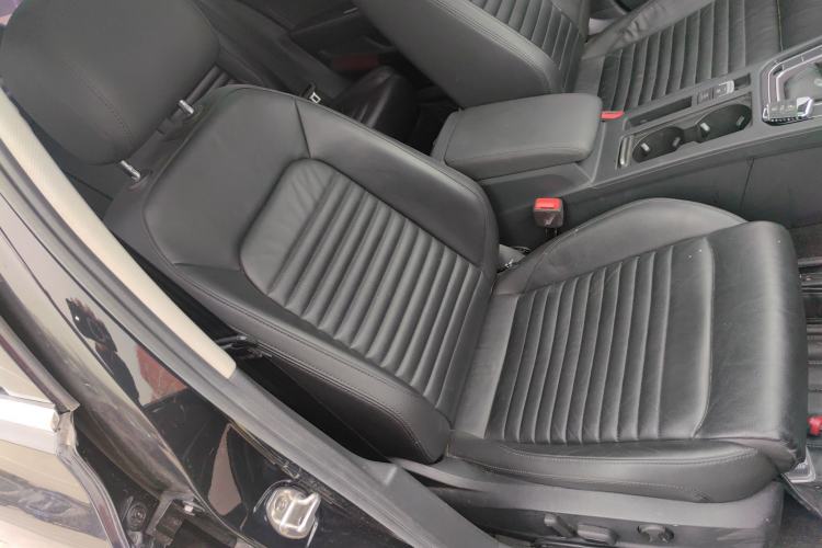 Used Volkswagen Magotan 2019 330TSI DSG Leading Edition China V Standard
