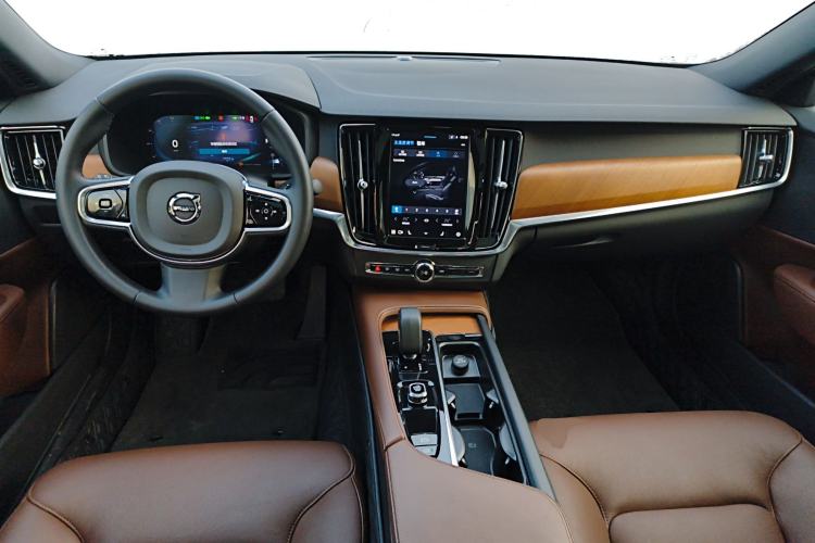 Used Volvo S90 2025 B5 Zhiyi Luxury Edition
