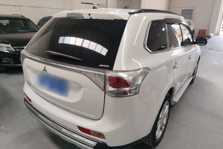 Used Mitsubishi Outlander 2013 2.4L 4x4 Luxury Navigation Edition 5 Seats
