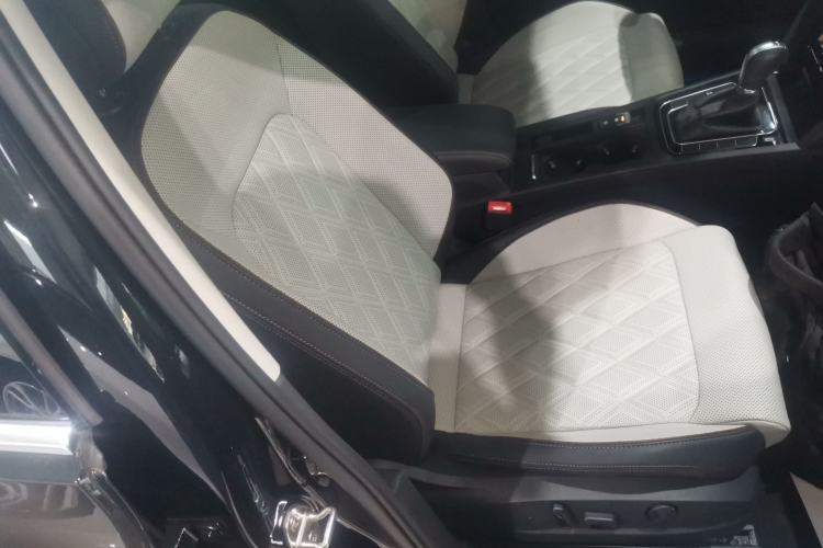 Used Volkswagen Magotan 2023 2 Million Units Commemorative Edition 330TSI DSG Luxury Version
