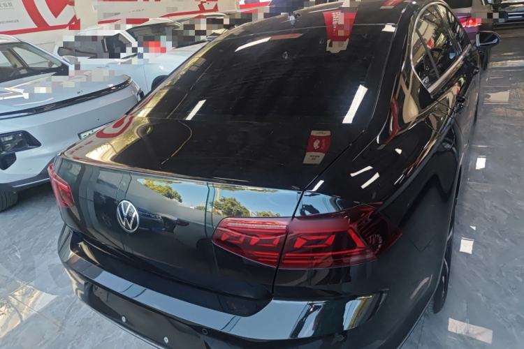 Used Volkswagen Magotan 2023 2 Million Units Limited Edition 330TSI DSG Leading Version
