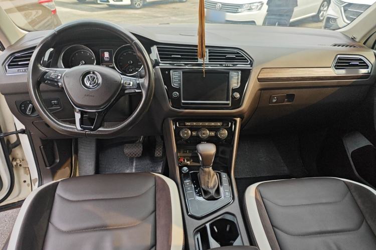 Used Volkswagen Tiguan L 2017 330TSI Automatic Two-Wheel Drive Luxury Edition
