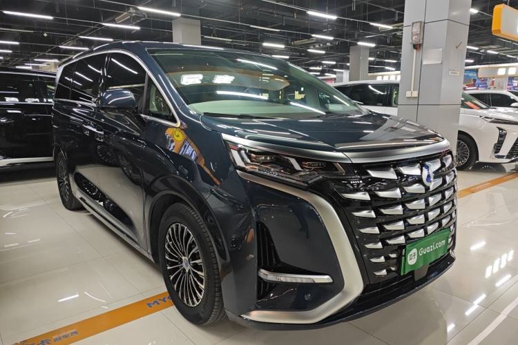 Used Denza D9 2024 DM-i 1050 Luxury Model
