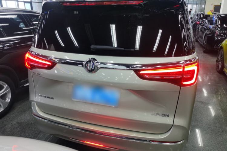 Used Buick GL8 2022 ES Landtrek 653T Luxury Edition
