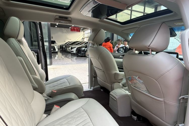 Used Buick GL8 2022 Land Business Class 652T Smart Deluxe Model
