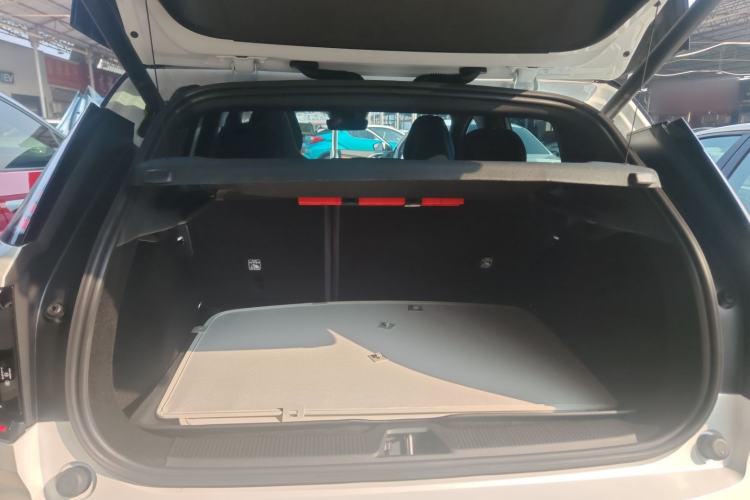 Used Volvo EX30 2025 Rear-Drive Long-Range Plus Model
