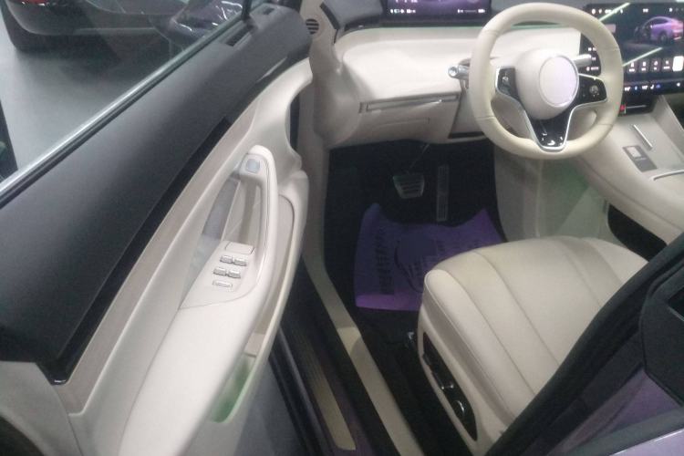 Used Hima Luxeed R7 2024 All-Electric 736 km Ultra
