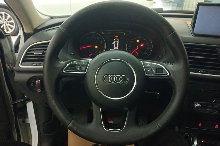 Used Audi Q3 2015 30 TFSI Comfort Model
