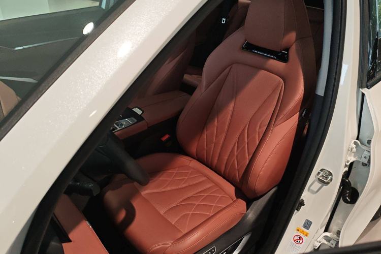 Used Changan CS75 PLUS 2024 3rd Generation Champion Edition 2.0T Intelligent Drive Performance Model
