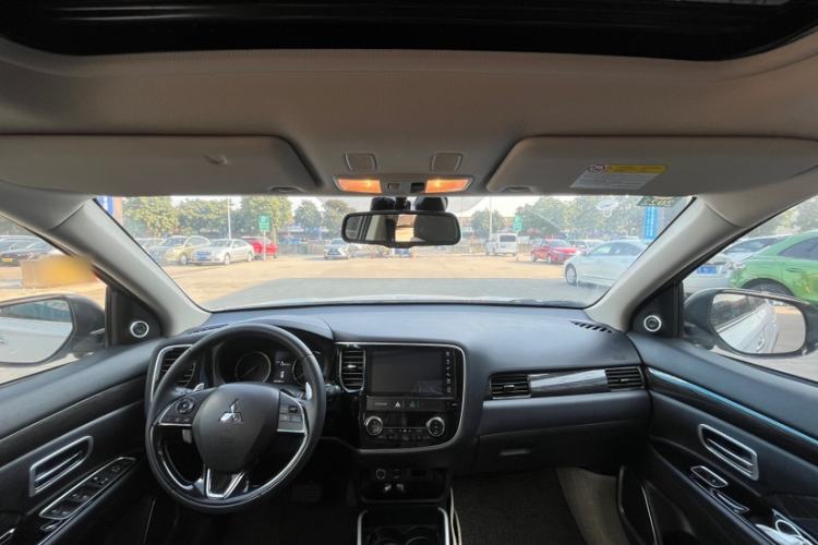 Used Mitsubishi Outlander 2020 2.4L 4x4 Zhi Xiang Edition 5 Seats
