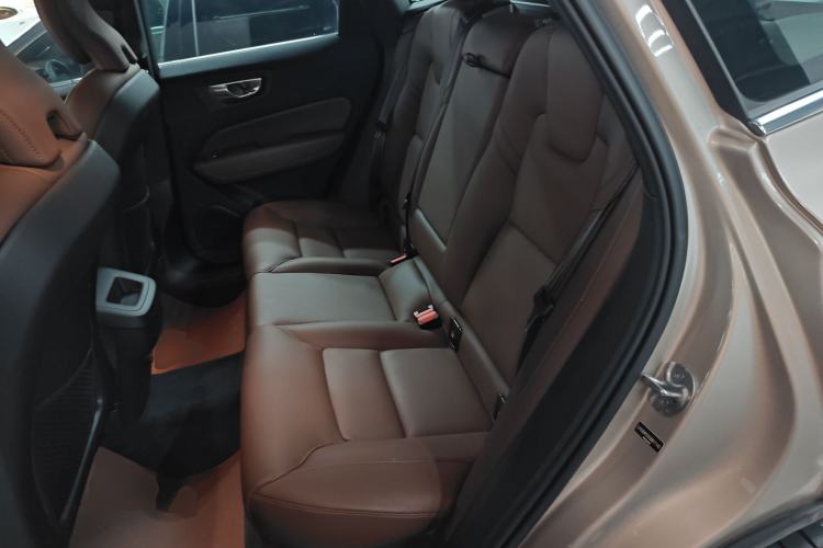 Used Volvo XC60 2025 B5 Four-Wheel Drive Smart & Advanced Luxury Edition
