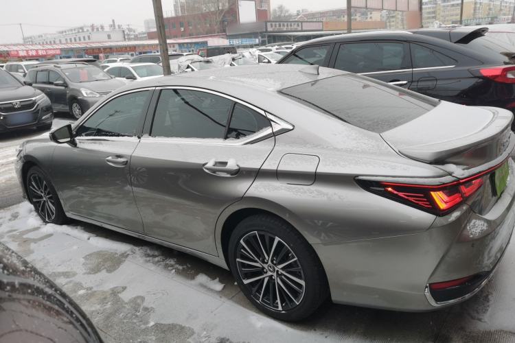 Used Lexus ES 2025 300h Deluxe Edition