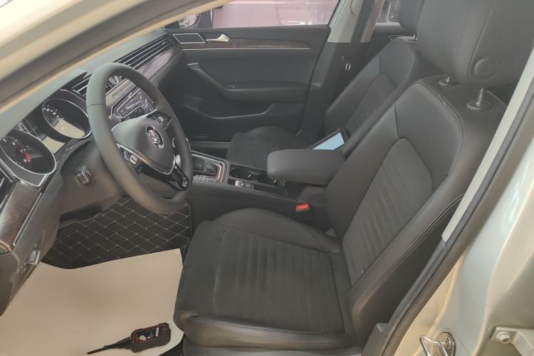 Used Volkswagen Magotan 2017 380TSI DSG Luxury Model
