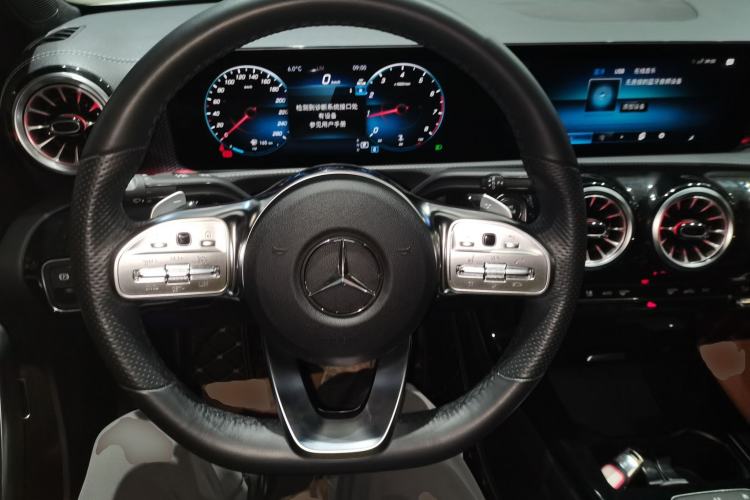 Used Mercedes-Benz A-Class 2022 Revised Version A 200 L Sport Sedan Fashionable Style
