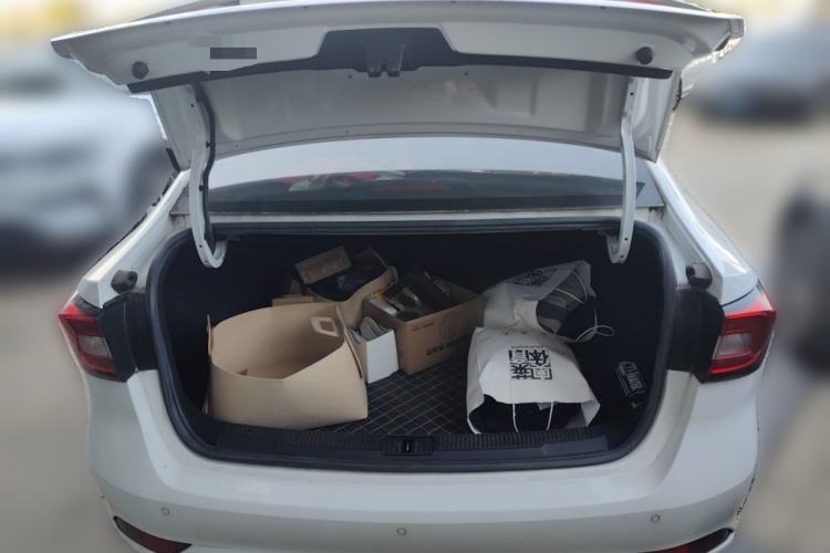 Used Roewe i5 2020 1.5L Automatic 4G Connect Luxury Flagship Edition
