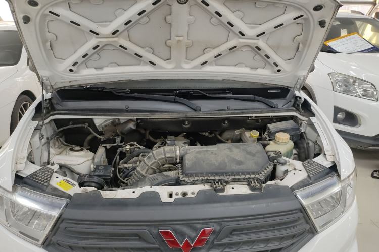Used Wuling Hongguang V 2019 1.5L Jingqu Version China VI LAR
