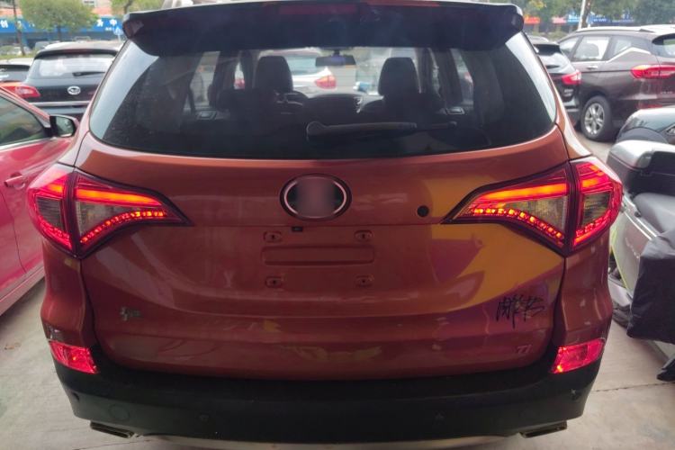 Used BYD Song 2017 Gaishi Upgrade Edition 1.5TI Manual Elite Model
