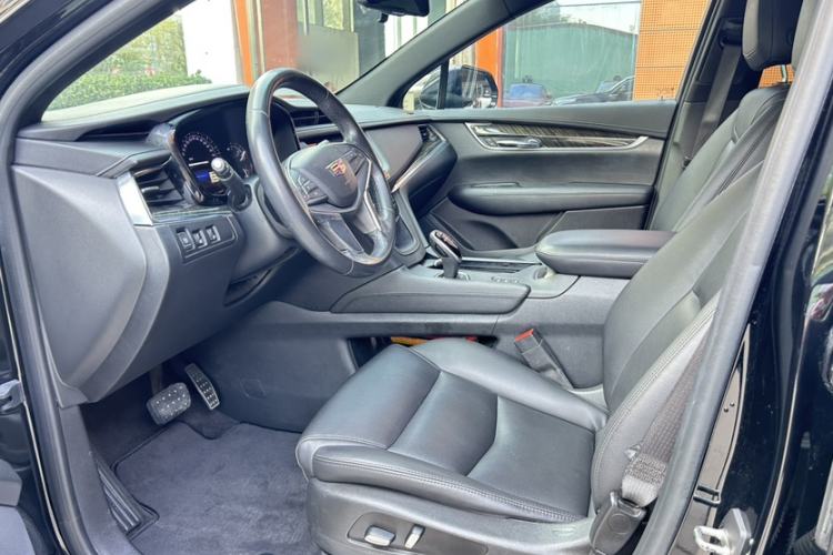 Used Cadillac XT5 2018 28E Four-Wheel Drive Tech Version