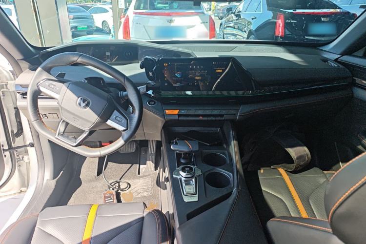 Used Changan UNI-V 2024 1.5T Prestige Edition
