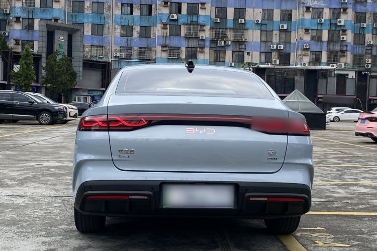 Used BYD Qin L 2025 DM-i Smart Drive 80KM Leading Model
