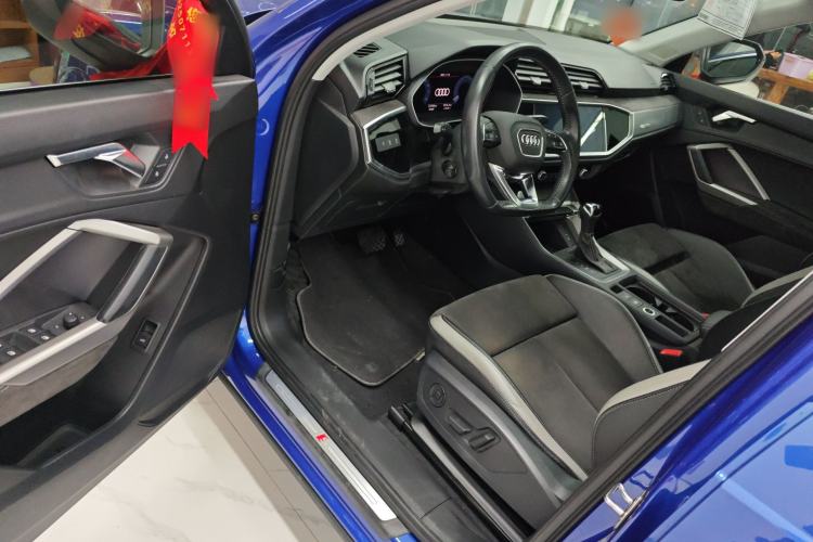 Used Audi Q3 2019 35 TFSI Fashion Dynamic Model
