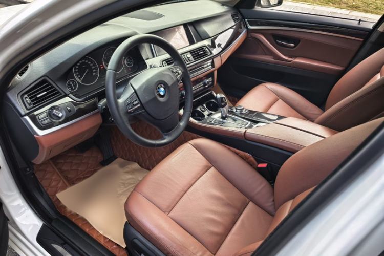 Used BMW 5 Series 2014 525Li Leading Model
