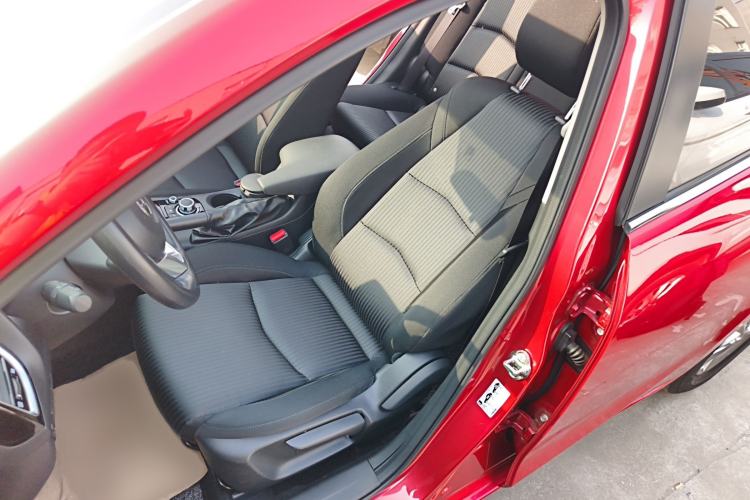 Used Mazda Mazda 3 Axela 2016 Sedan 1.5L Automatic Luxury Model
