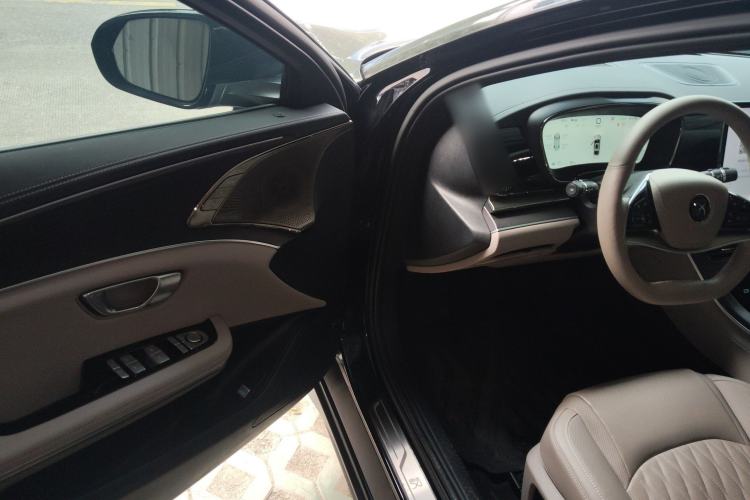 Used BYD Han 2025 EV with 701 km of Laser Radar-Enabled Intelligent Driving