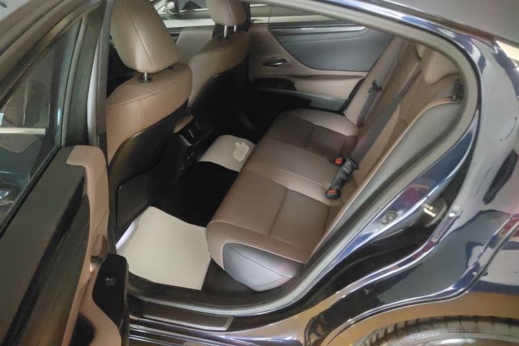 Used Lexus ES 2022 200 Excellence Edition