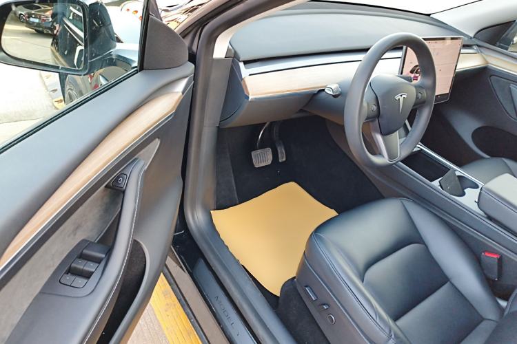 Used Tesla Model Y 2021 Standard Range Rear-Wheel Drive Version