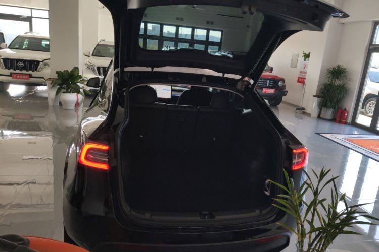 Used Tesla Model Y 2023 Long-Range All-Wheel-Drive Version
