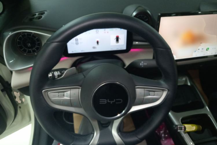 Used BYD Dolphin 2025 Intelligent Driving Version 410 km Fashion Edition
