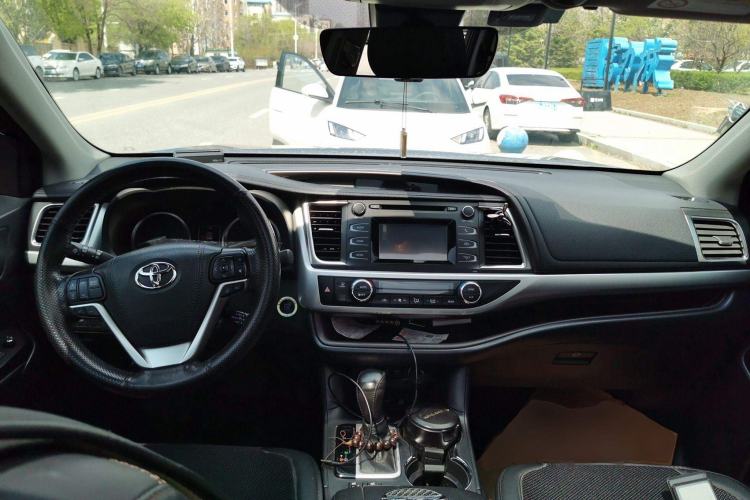 Used Toyota Highlander 2018 2.0T Four-Wheel Drive Luxury Edition 7 Seats China V Emission Standard
