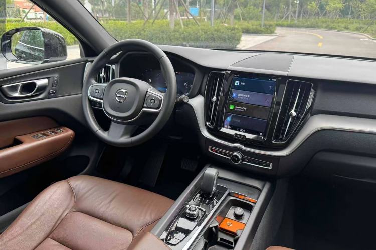 Used Volvo XC60 2023 B5 4x4 Smart Luxury Edition
