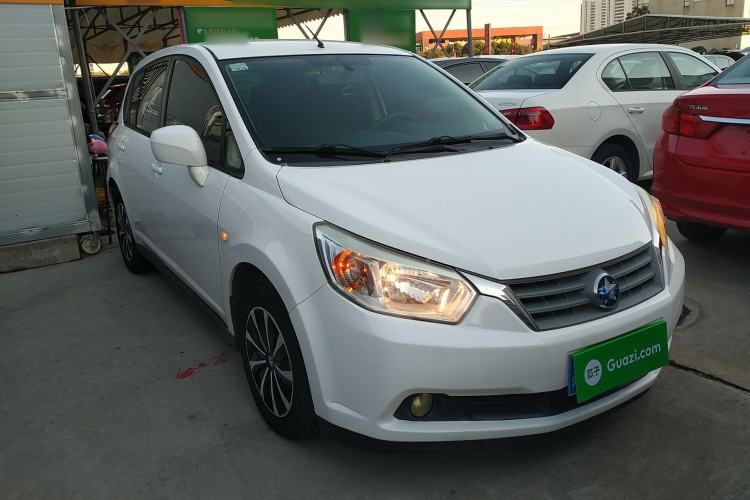 Used Venucia R50 2014 1.6L Automatic Splendid Edition