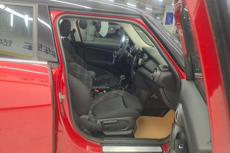 Used  MINI 2016 1.5T COOPER Five-Door Edition
