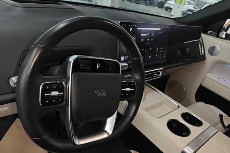 Used Li Auto L8 2023 Pro Model
