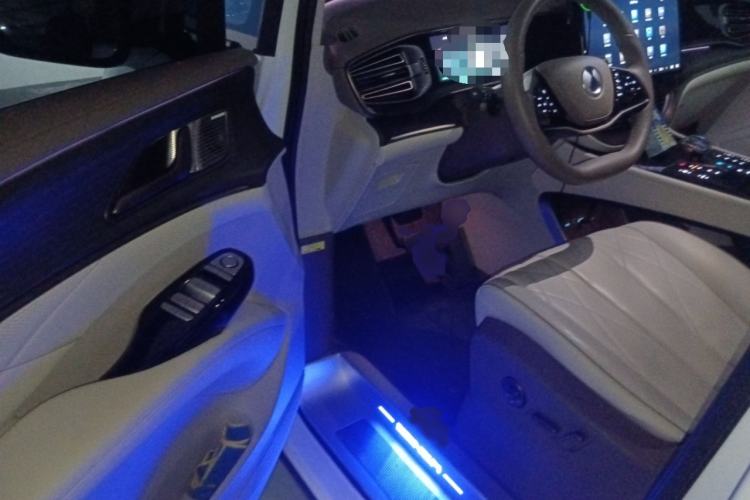 Used Denza D9 2022 EV 600 Four-Wheel Drive Flagship Model