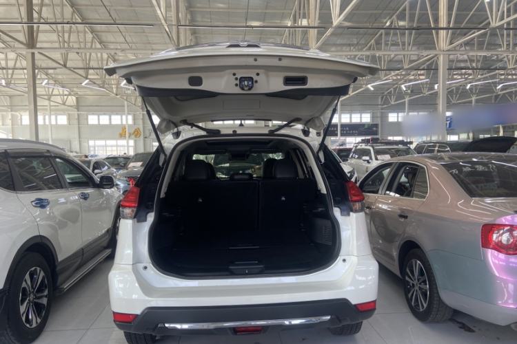 Used Nissan X-Trail 2019 2.0L CVT Smart Connect Comfort Edition 2WD
