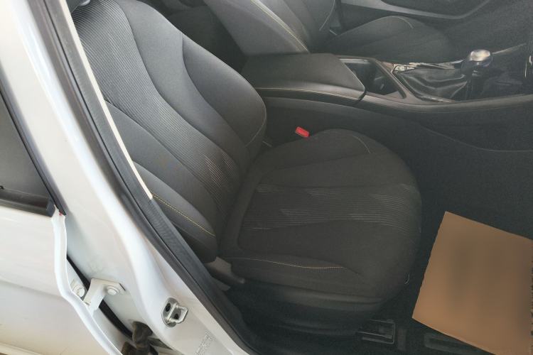 Used Roewe i5 2021 1.5L CVT Platinum Edition