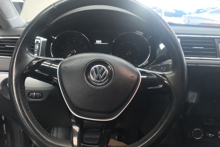 Used Volkswagen Sagitar 2015 230TSI Automatic Comfort Version