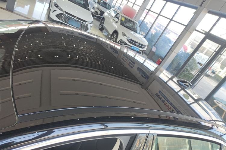 Used Hongqi E-QM5 2022 431 km Charge & Enjoy Edition
