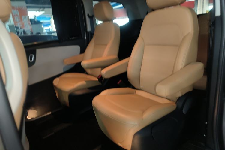 Used Huasong 7 2017 2.0T Automatic Standard Edition
