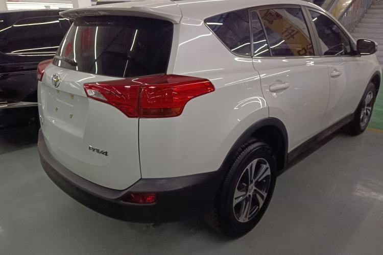 Used Toyota RAV4 2015 2.0L CVT Two-Wheel Drive Fashion Edition