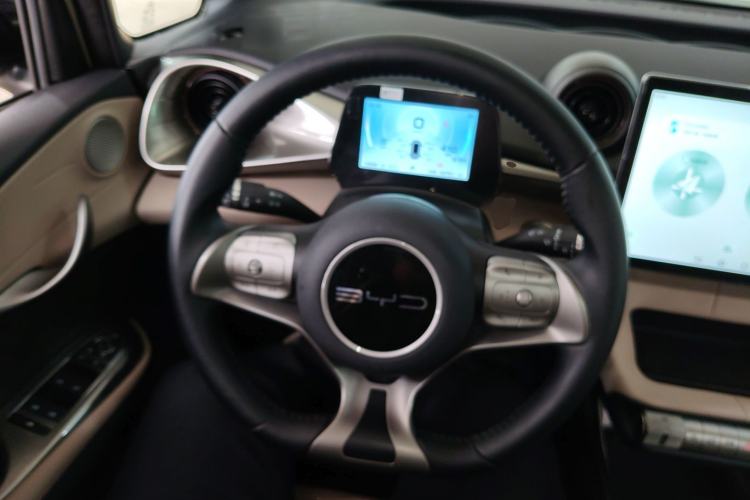 Used BYD Dolphin 2023 420 km Fashion Edition
