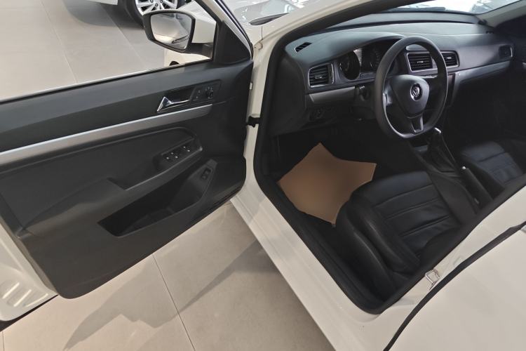 Used Volkswagen Lavida 2017 1.6L Automatic Fashion Edition
