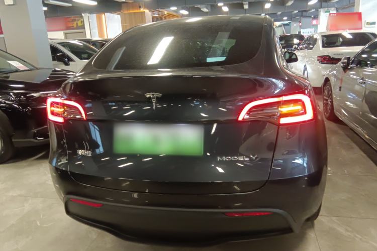 Used Tesla Model Y 2024 Long-Range All-Wheel-Drive Version
