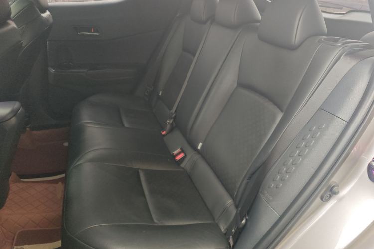 Used Toyota IZOA 2020 2.0L Yichi Version
