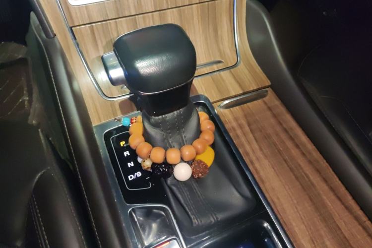 Used Roewe RX8 2018 30T Smart Connectivity Two-Wheel Drive Flagship Edition