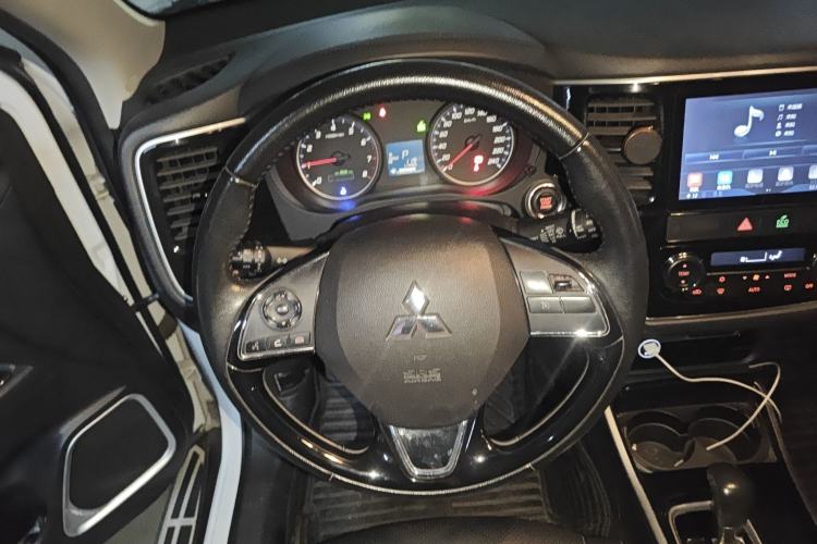 Used Mitsubishi Outlander 2018 2.0L Two-Wheel Drive Glory Edition 5 Seats